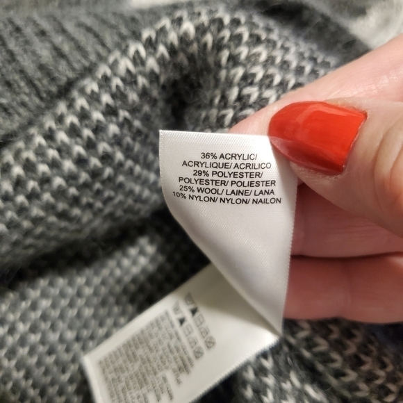 Lucky Brand Camo Print Knit Sweater size Medium - Picture 9 of 9